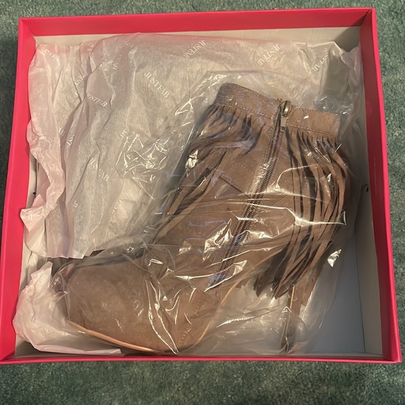 Taupe with Fringe JustFab Heeled Bootie Size 11 - Picture 4 of 5